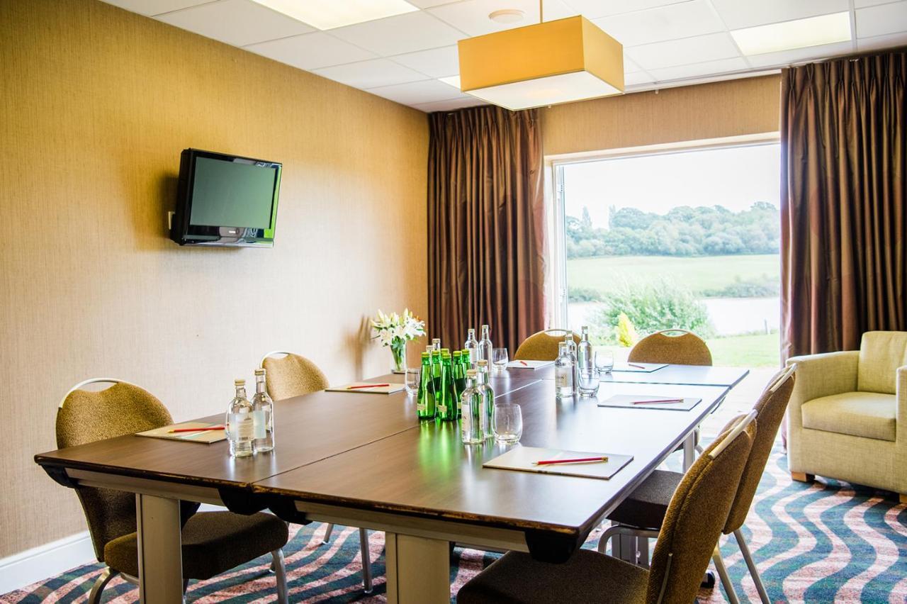 湖畔公园酒店&Spa Fishbourne  外观 照片