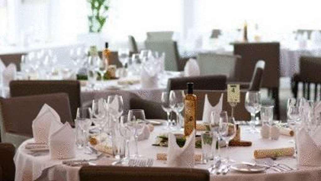 湖畔公园酒店&Spa Fishbourne  餐厅 照片